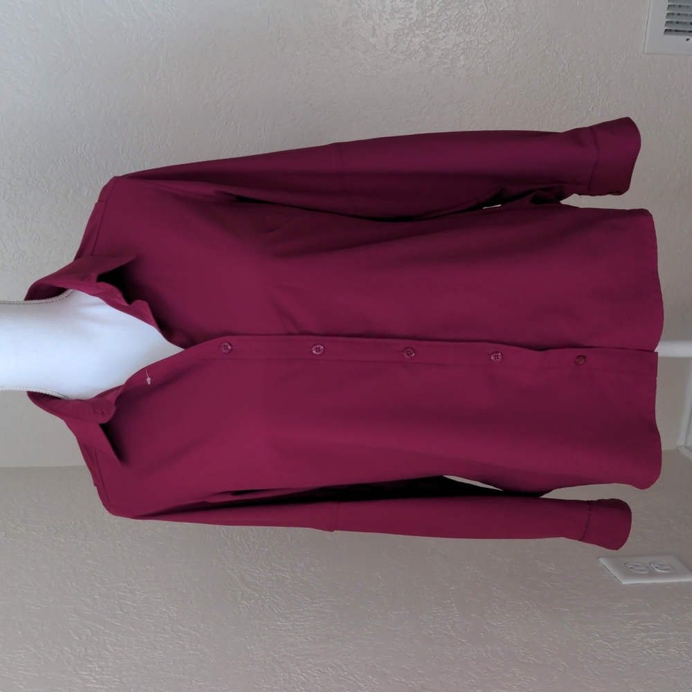 NWT Columbia XS 50 UPF Omni-shade magenta button down shirt with interior pocket